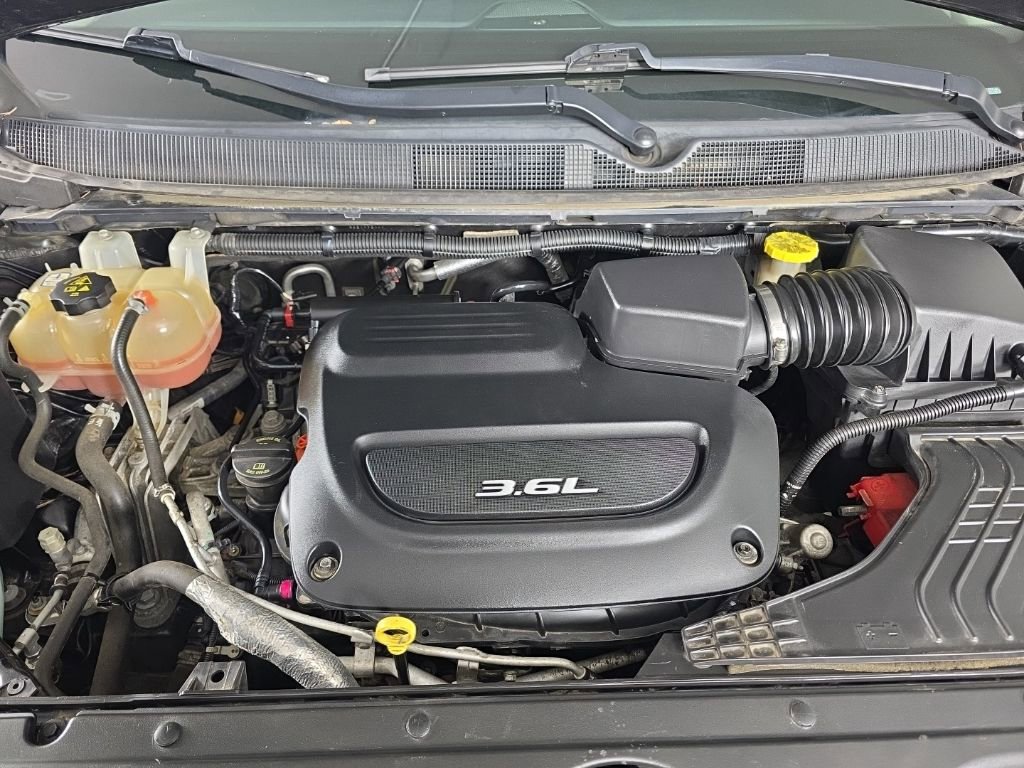 Used 2017 Chrysler Pacifica Limited image 9