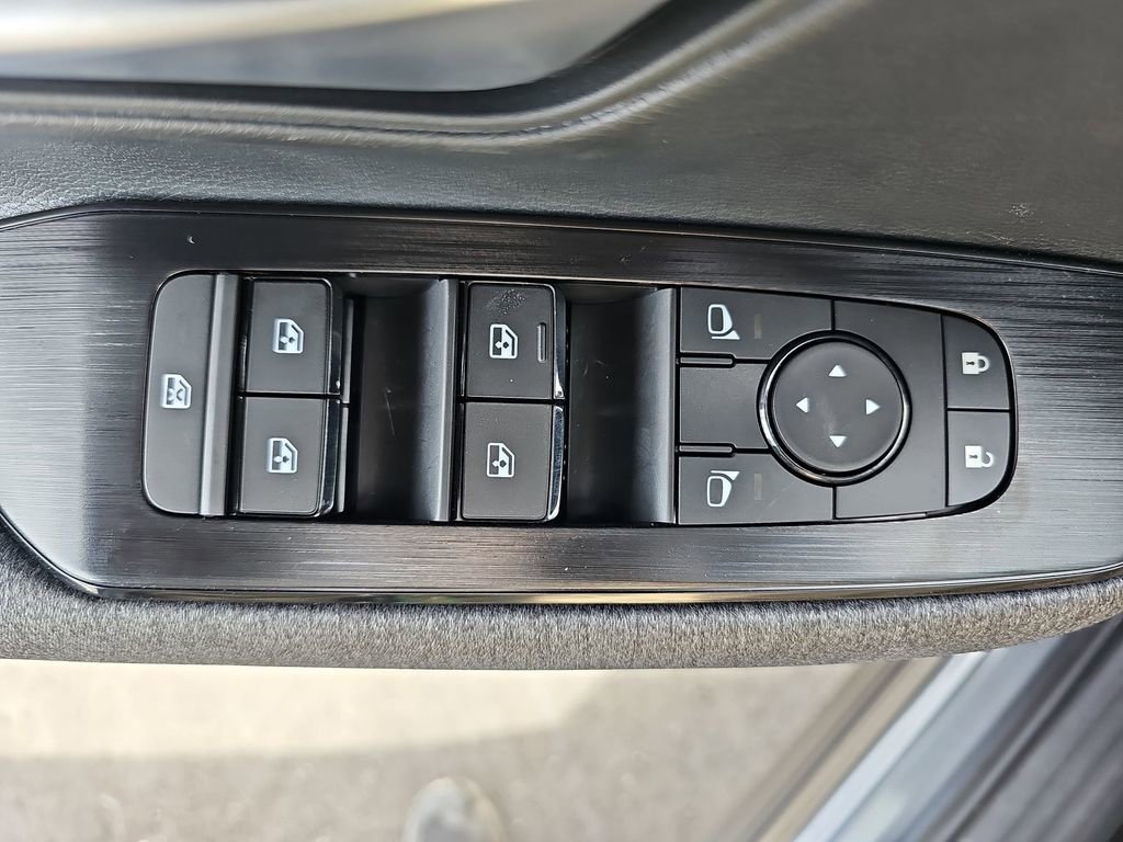 New 2026 Nissan Kicks SV w/ SV Premium Package FWD image 30