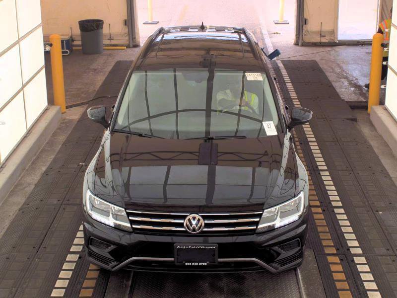 Used 2021 Volkswagen Tiguan SE w/ Panoramic Sunroof Package AWD/4WD image 2