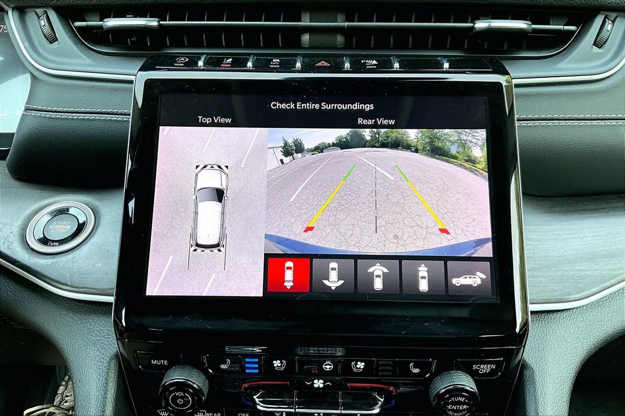 Certified 2023 Jeep Grand Cherokee Limited w/ Luxury Tech Group II AWD/4WD image 14