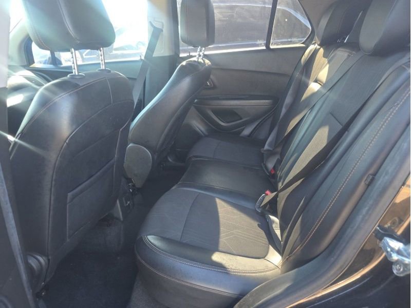 Used 2019 Chevrolet Trax LT w/ LT Convenience Package image 11