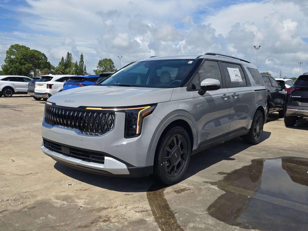 New 2026 Kia Carnival EX FWD image 4