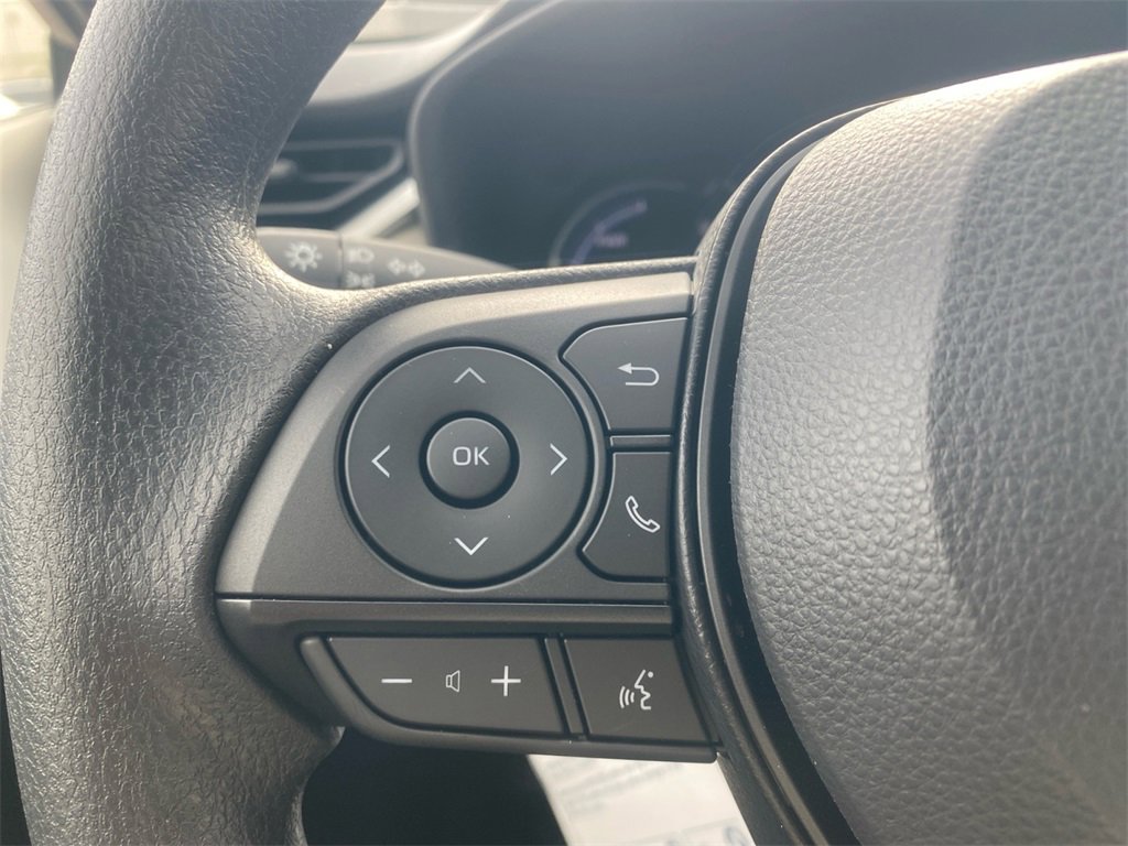 Used 2025 Toyota RAV4 XLE image 18