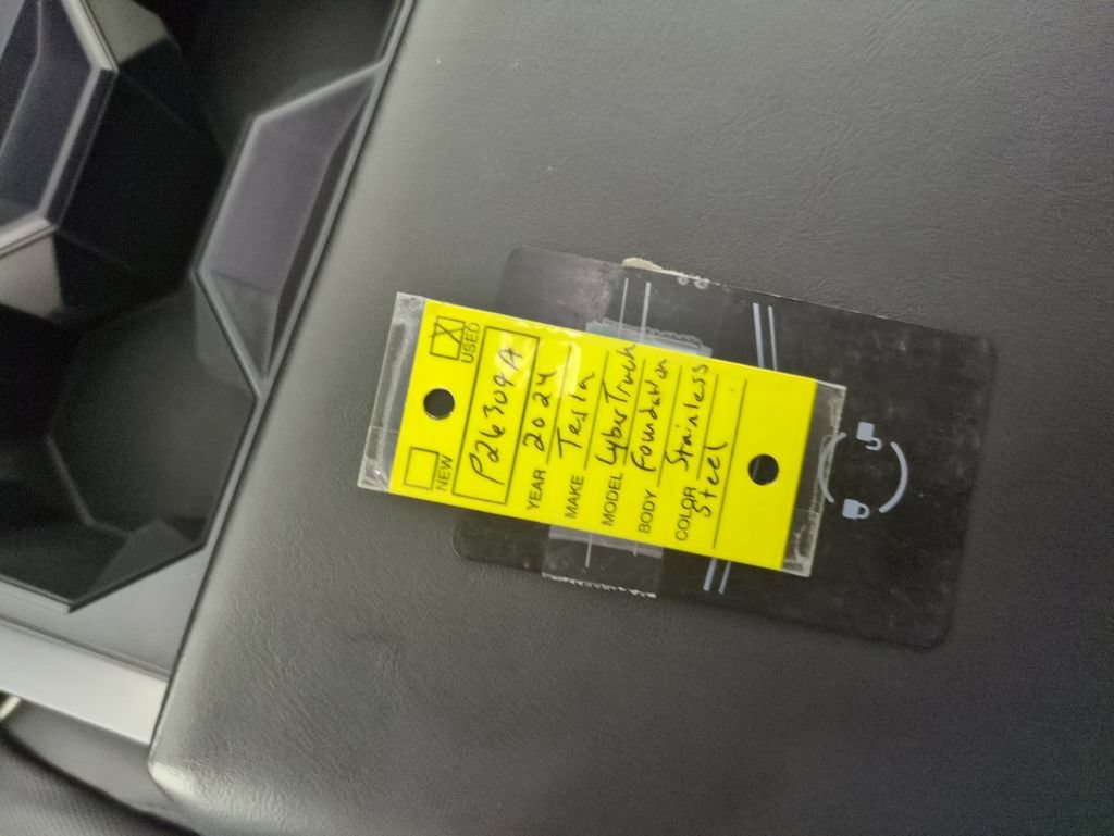 Used 2024 Tesla Cybertruck AWD Crew Cab image 30