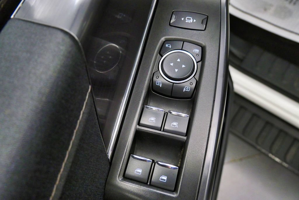 Used 2025 Ford F150 Lariat AWD/4WD image 13
