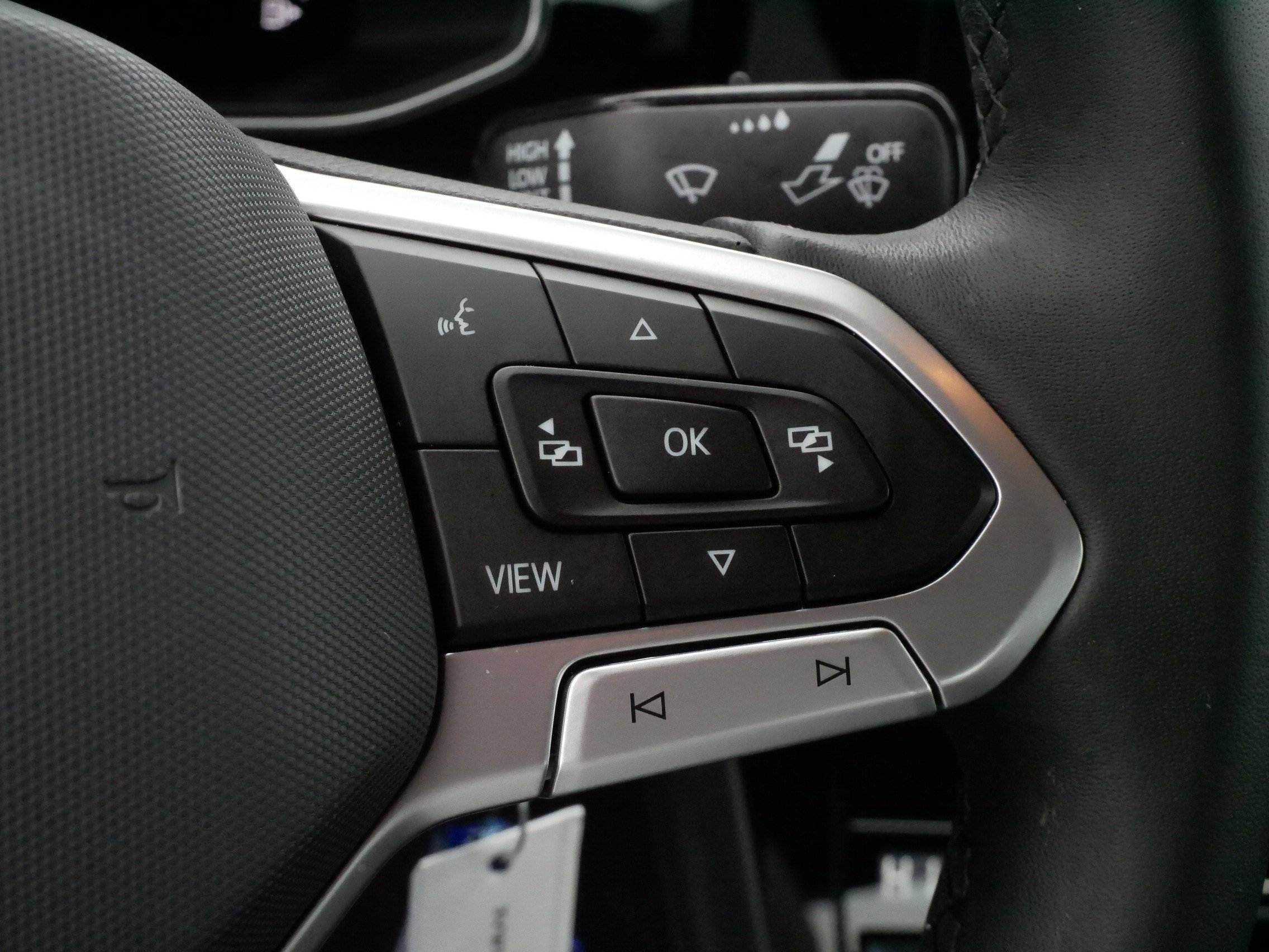 Used 2025 Volkswagen Jetta S image 25