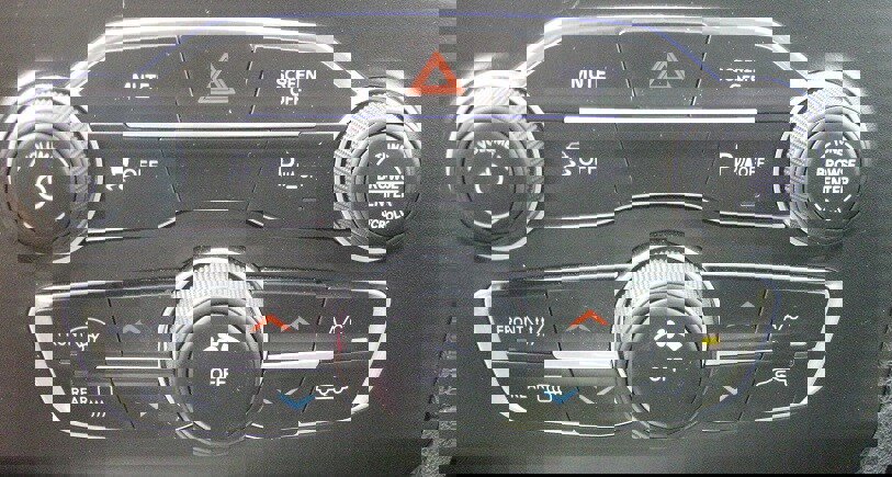 Used 2020 Dodge Charger SXT RWD image 11