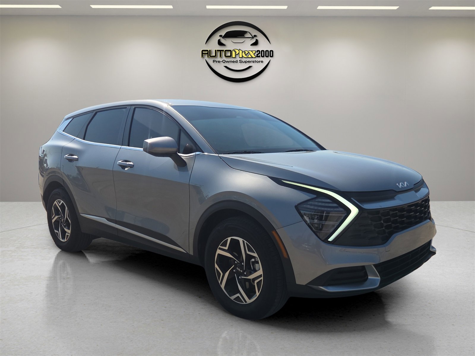 Used 2024 Kia Sportage LX image 1