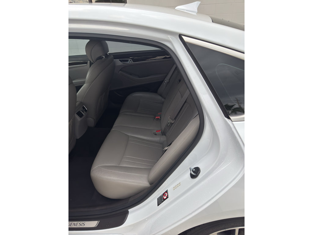 Used 2018 Genesis G80 3.8 RWD image 3