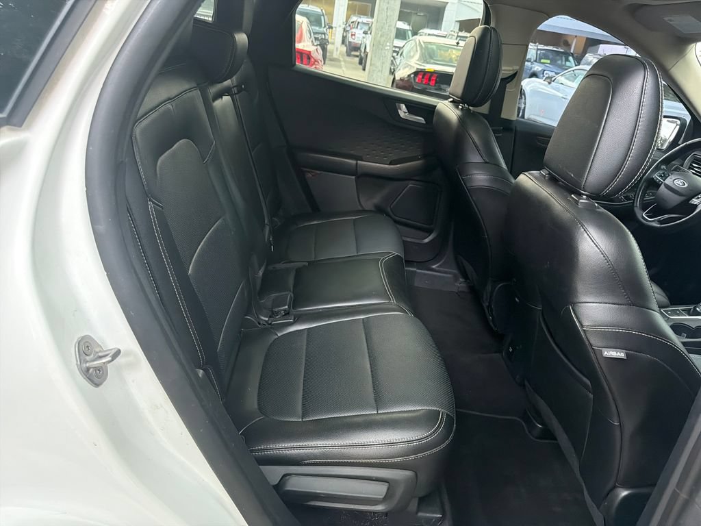 Used 2020 Ford Escape Titanium FWD image 31