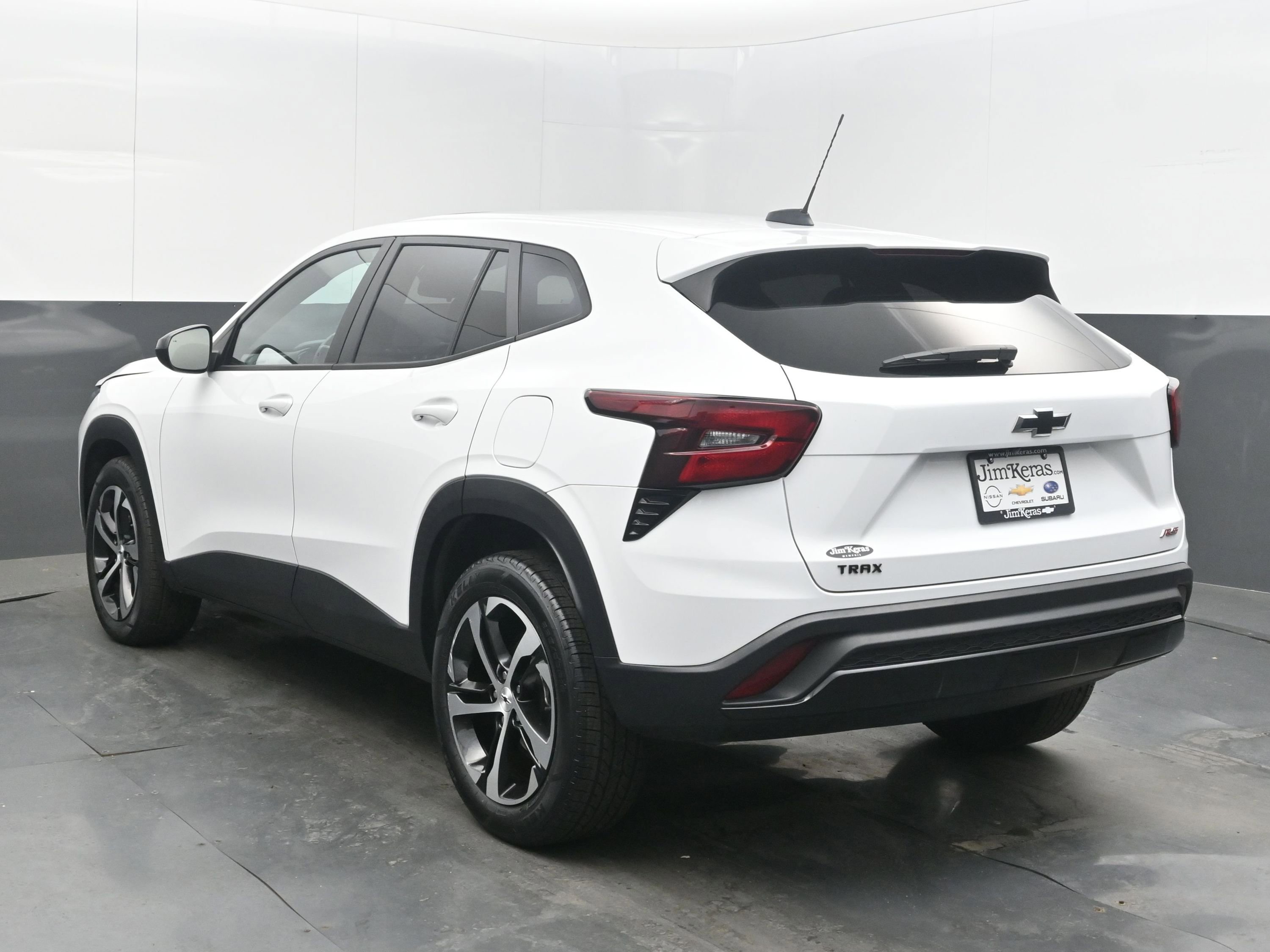 Used 2024 Chevrolet Trax RS w/ Sunroof Package image 8