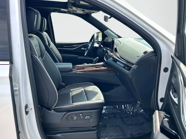 Used 2024 Cadillac Escalade Premium Luxury w/ Performance Package image 22