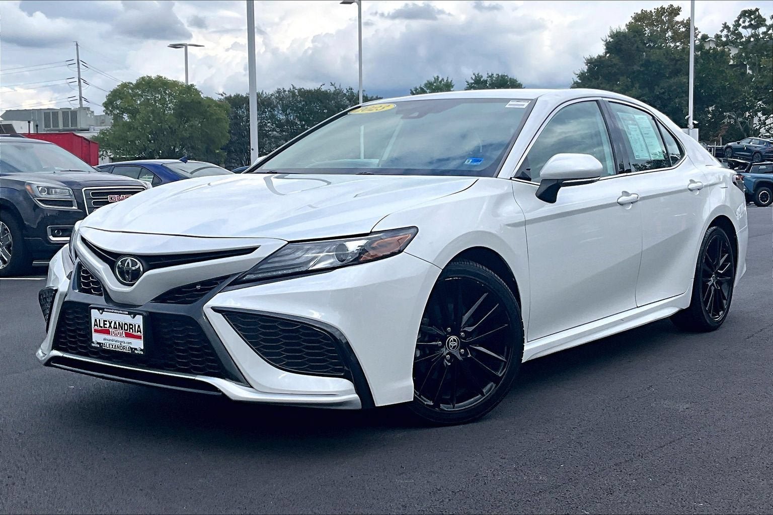 Used 2023 Toyota Camry XSE FWD image 1