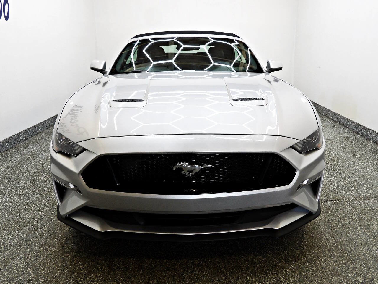 Used 2018 Ford Mustang Premium w/ Equipment Group 201A image 3