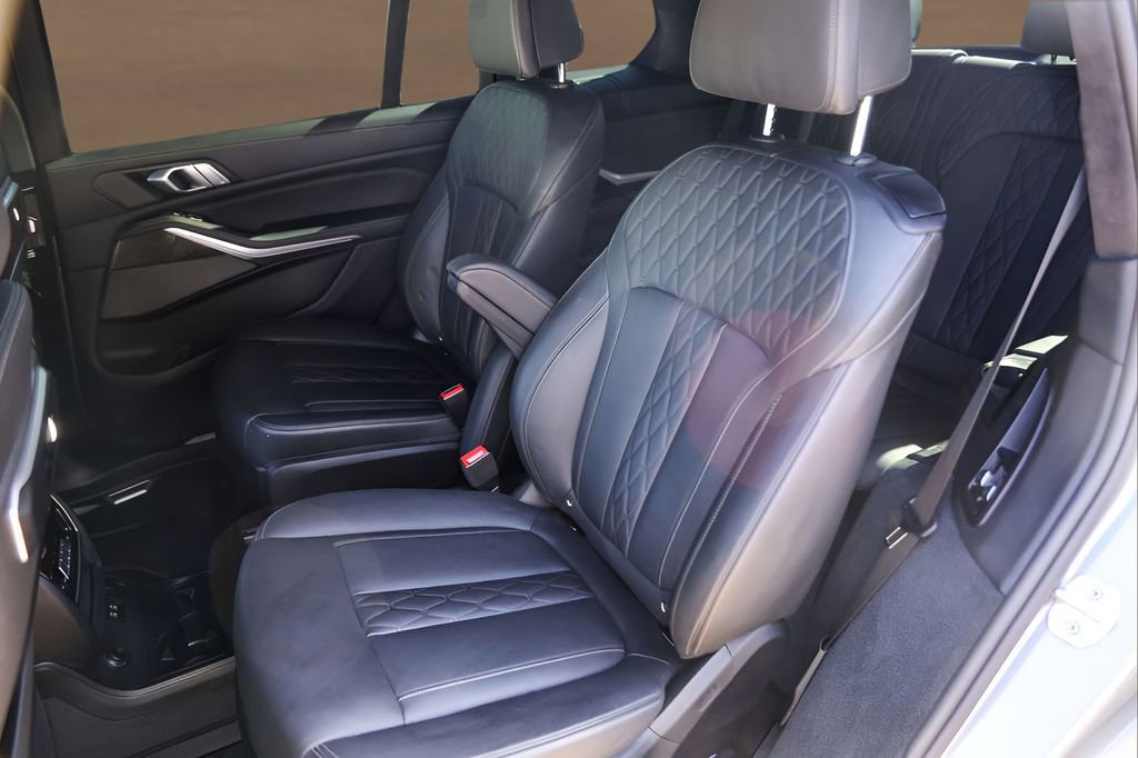 Used 2023 BMW X7 M60i w/ Climate Comfort Package image 26