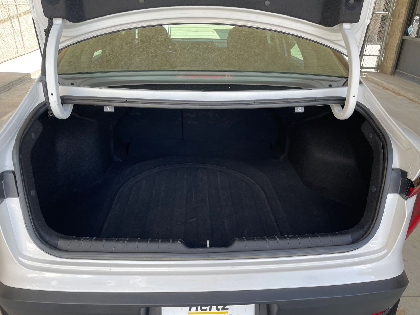 Used 2025 Kia K4 LXS image 32