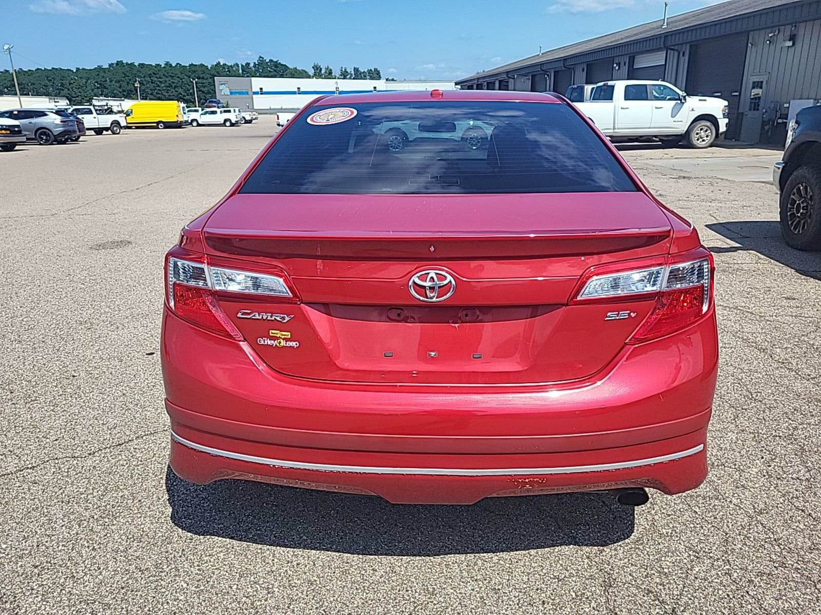 Used 2013 Toyota Camry SE FWD image 6