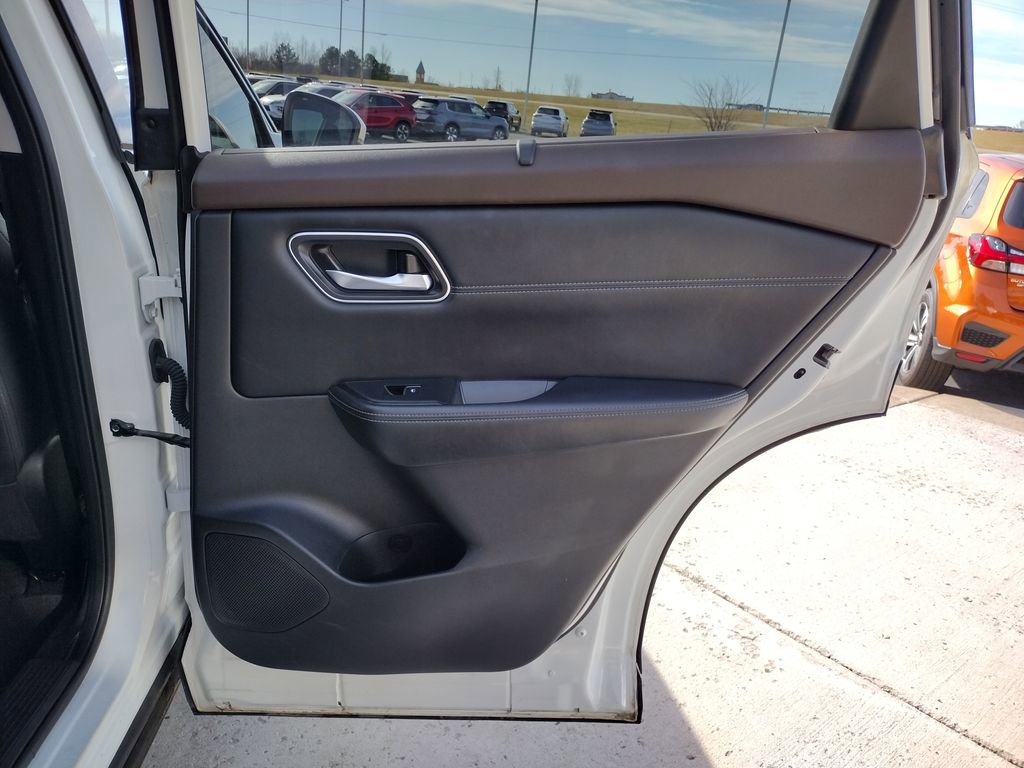 Used 2023 Nissan Rogue Platinum w/ Platinum Premium Package image 25