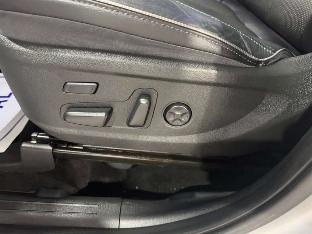 Used 2023 Hyundai Santa Fe Limited AWD/4WD image 20