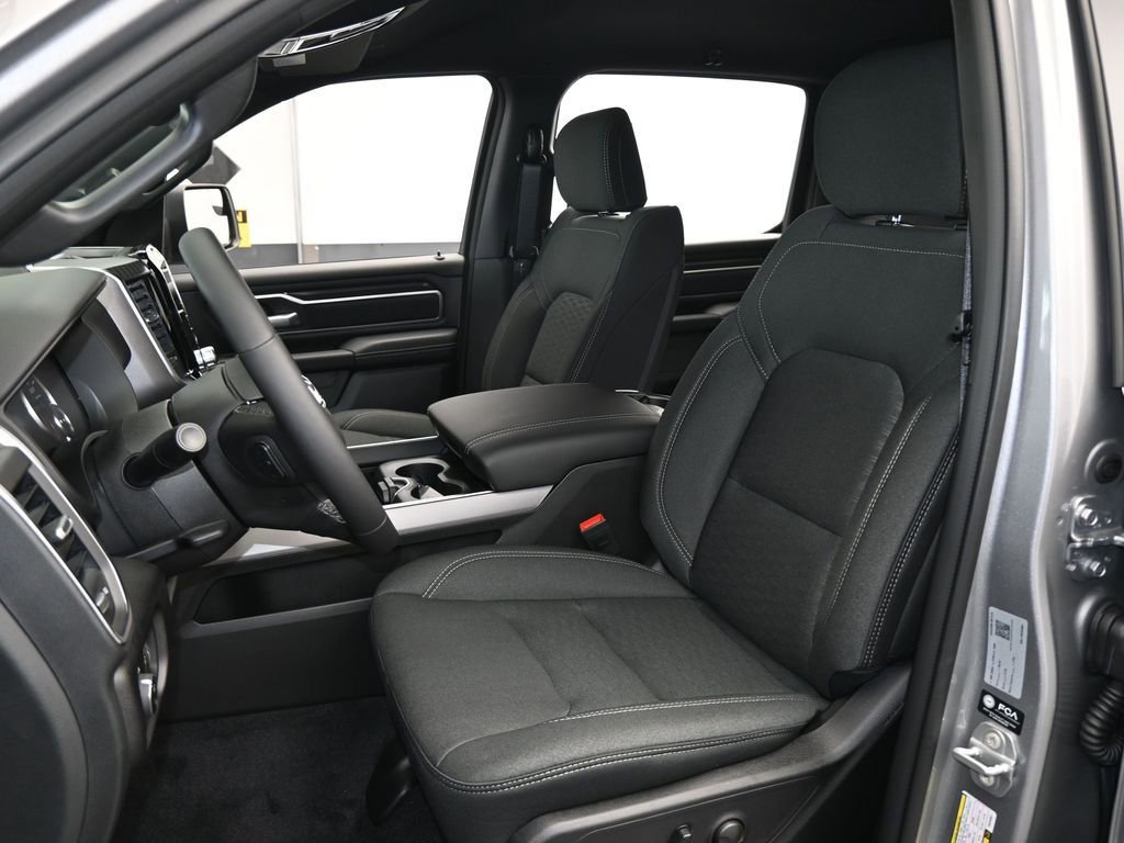 Used 2025 RAM 1500 Big Horn AWD/4WD image 25