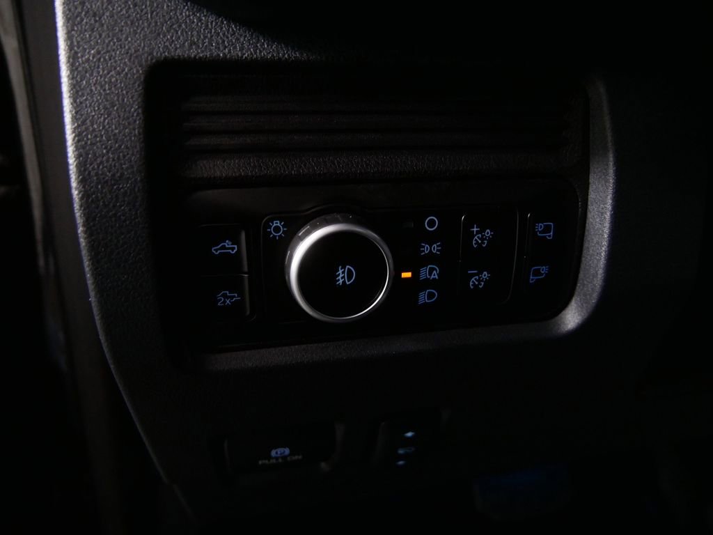 Used 2025 Ford F250 Lariat w/ Chrome Package image 16