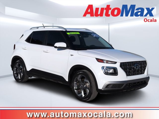 Used 2024 Hyundai Venue SEL FWD image 1