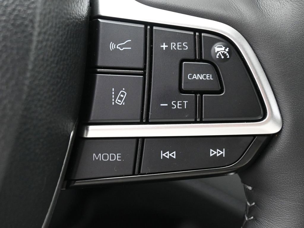 Certified 2025 Toyota Highlander Platinum image 19