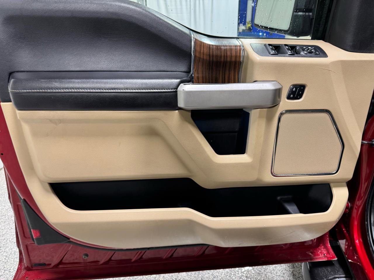 Used 2015 Ford F150 Lariat AWD/4WD image 14