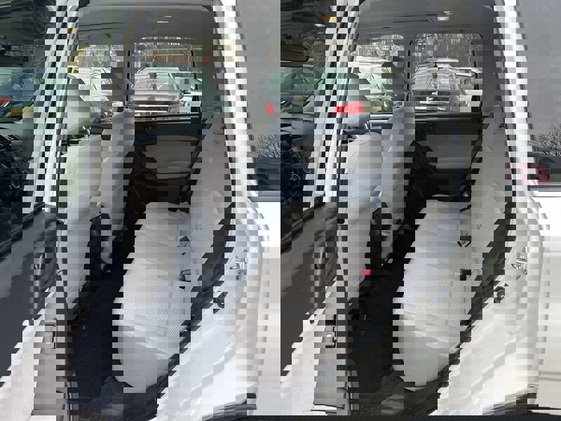 Used 2015 Subaru Forester 2.5i Premium w/ All-Weather Package image 11