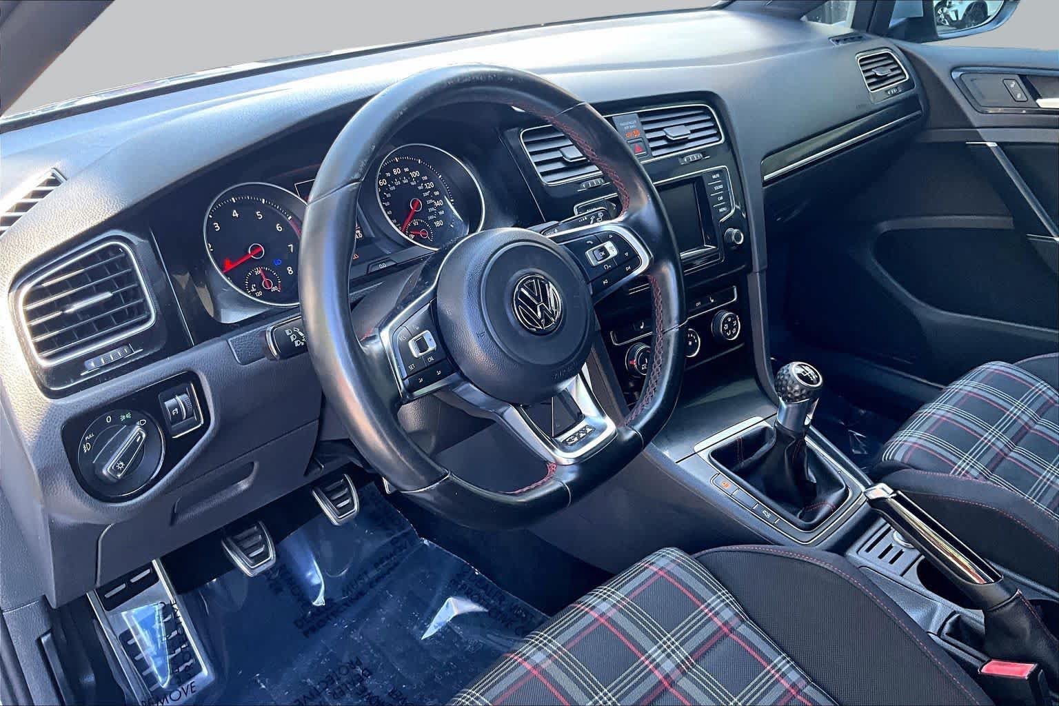 Used 2015 Volkswagen GTI S w/ Lighting Package (SEL) FWD image 18
