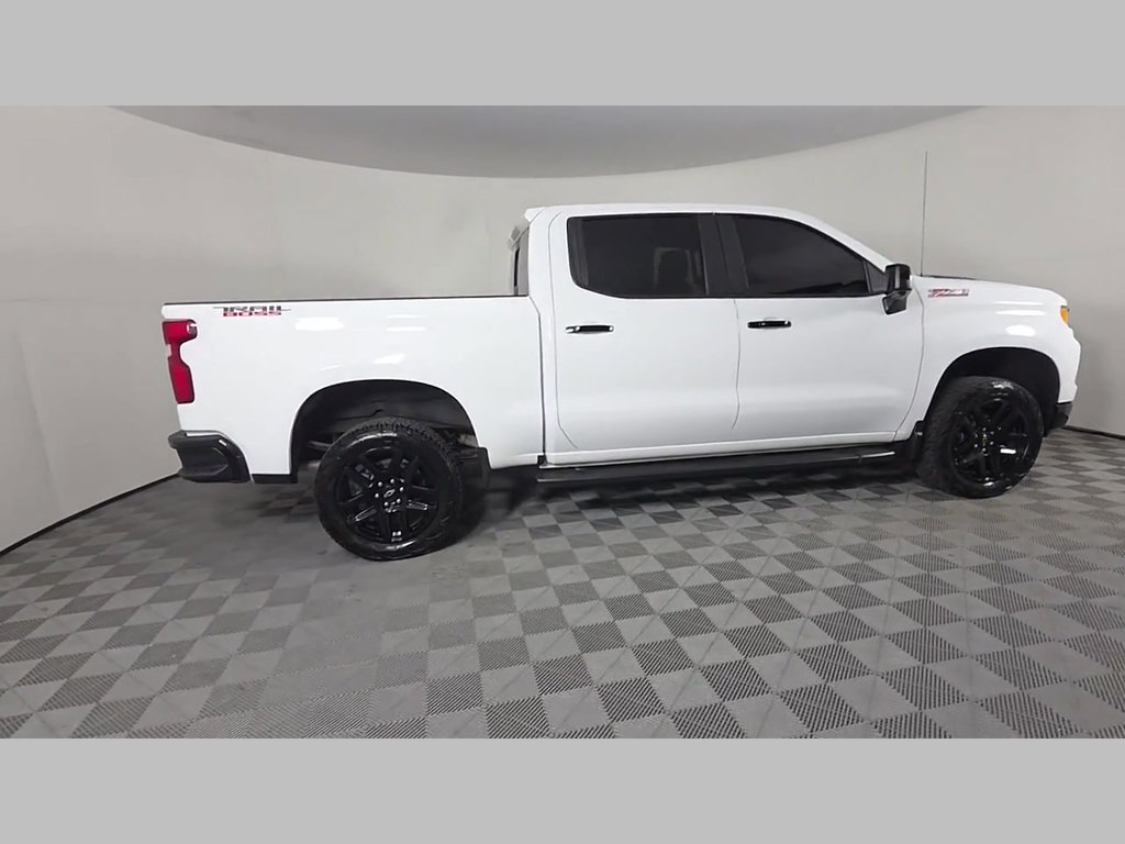 Used 2024 Chevrolet Silverado 1500 LT Trail Boss w/ LT Trail Boss Premium Package AWD/4WD image 40