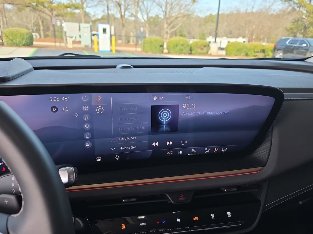 Certified 2025 Buick Envision Sport Touring image 13