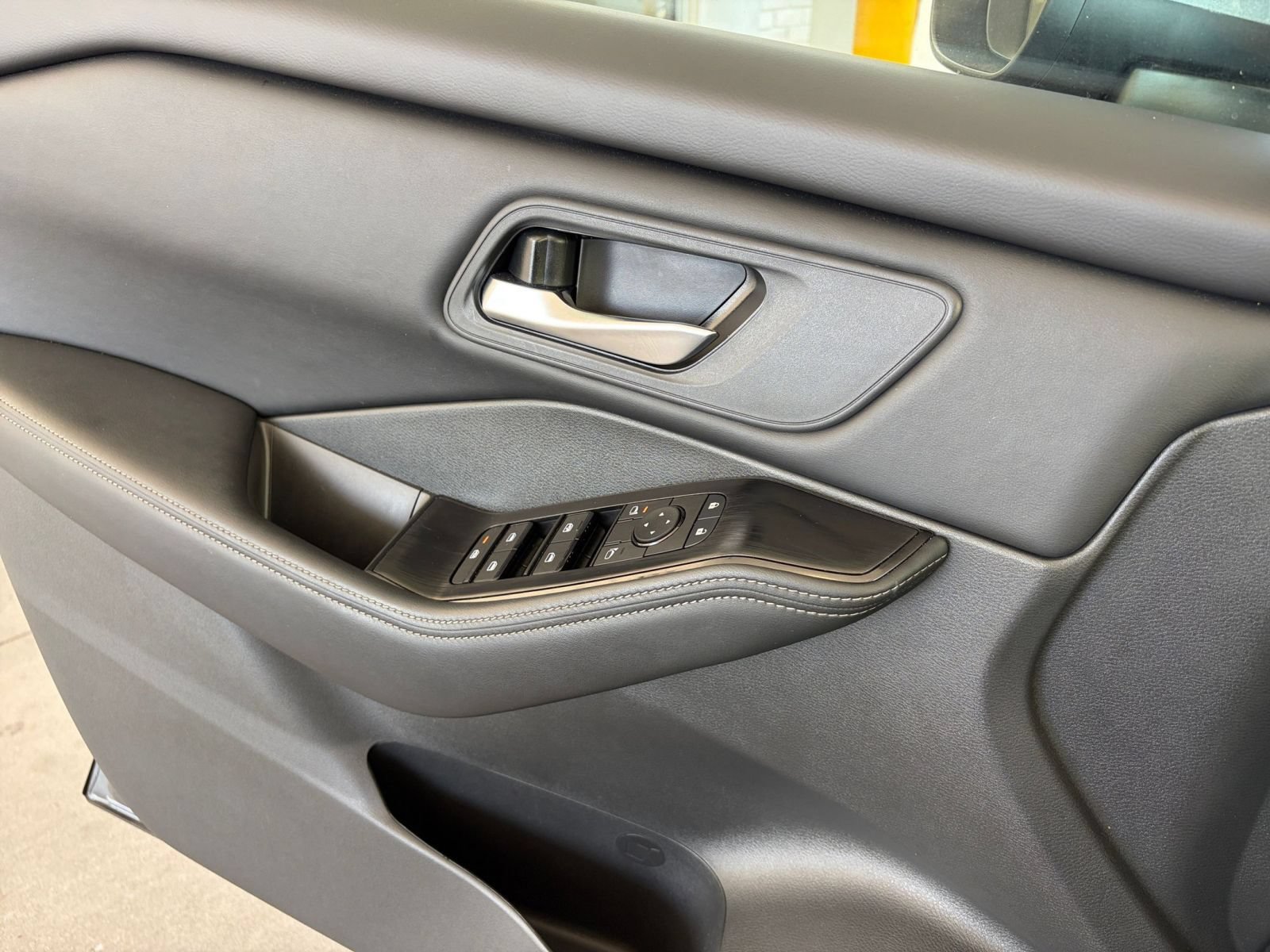 Used 2026 Nissan Rogue SV AWD/4WD image 18