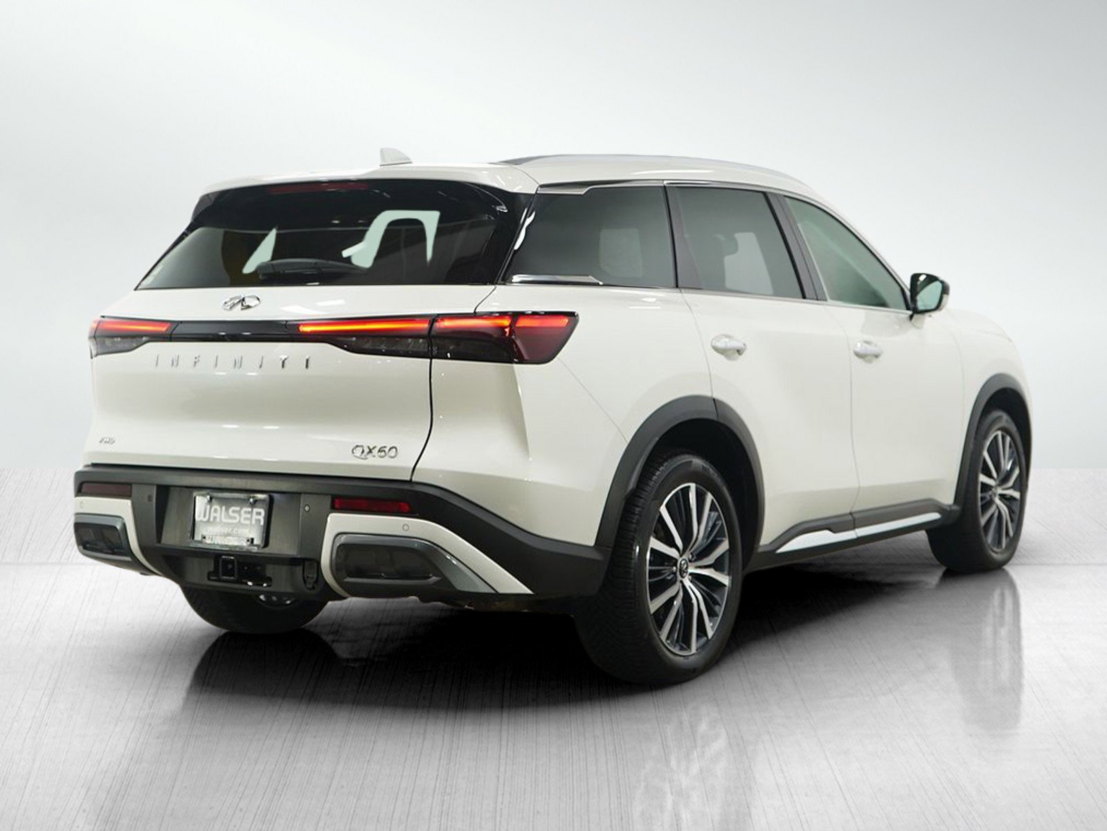 Used 2024 INFINITI QX60 Sensory image 6