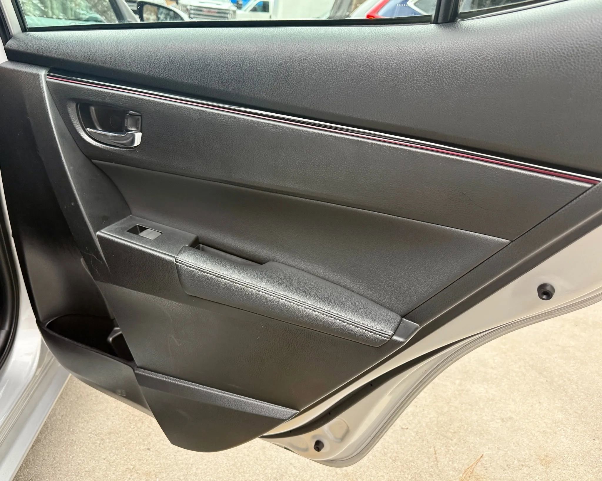 Used 2017 Toyota Corolla SE 50th Anniversary image 23