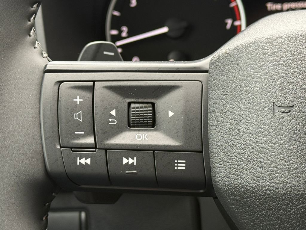 New 2026 Nissan Rogue SV FWD image 28