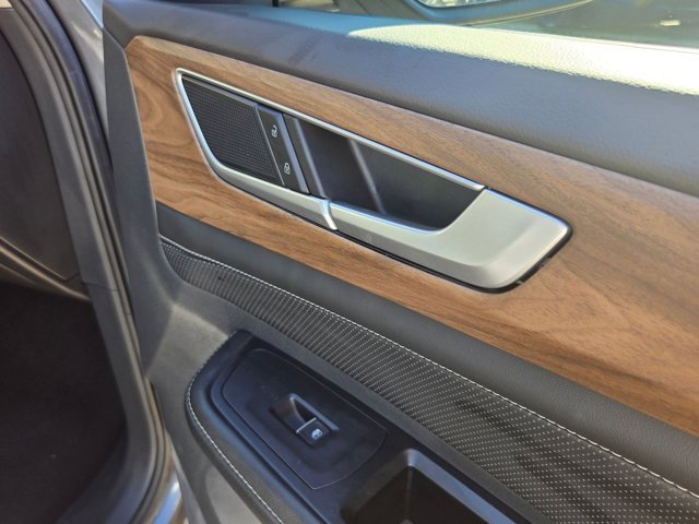 Used 2024 Volkswagen Atlas SE image 28