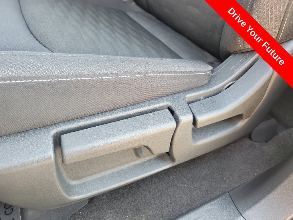 Used 2025 Nissan Pathfinder S FWD image 17