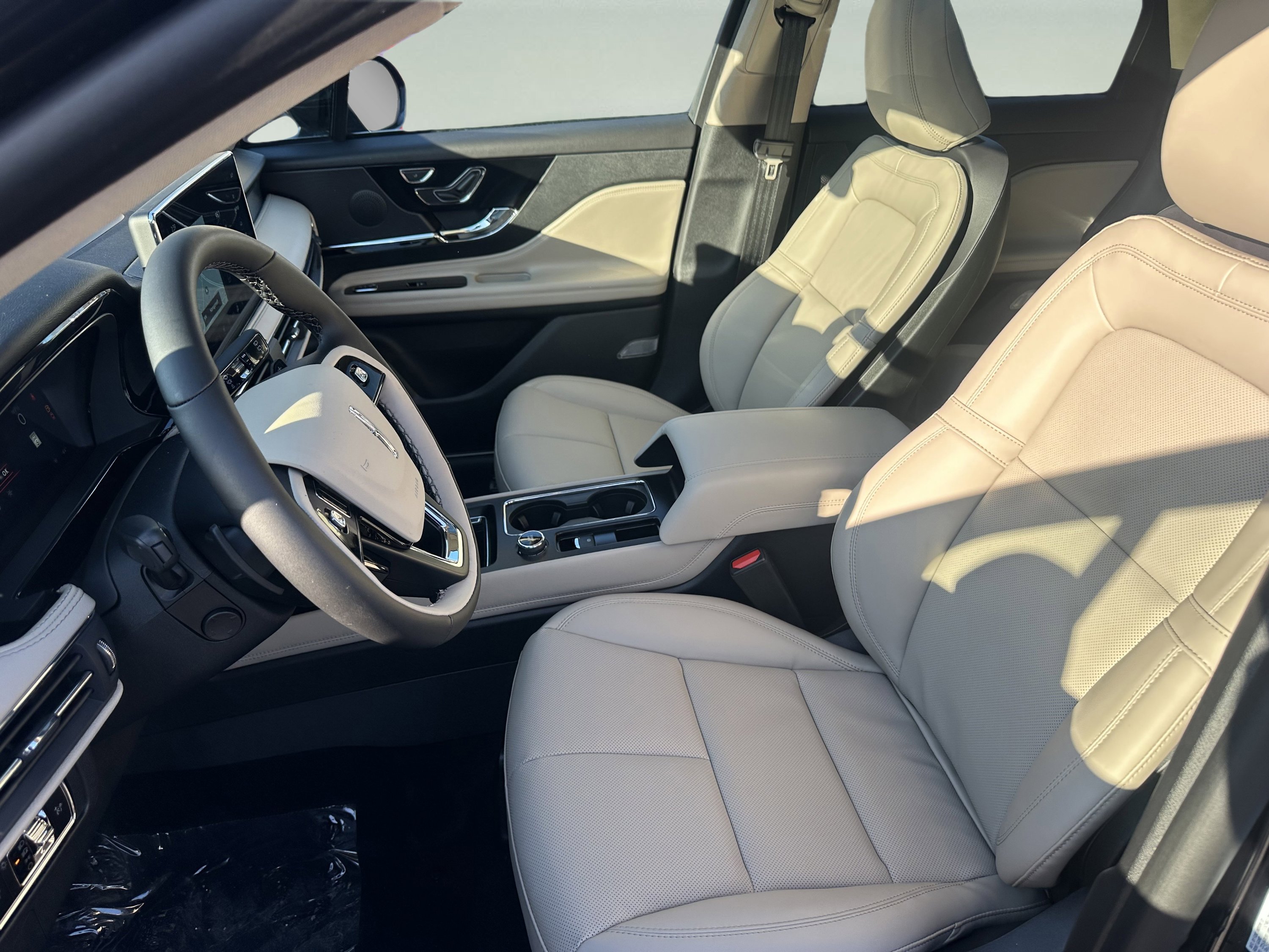 New 2026 Lincoln Corsair Premiere image 9