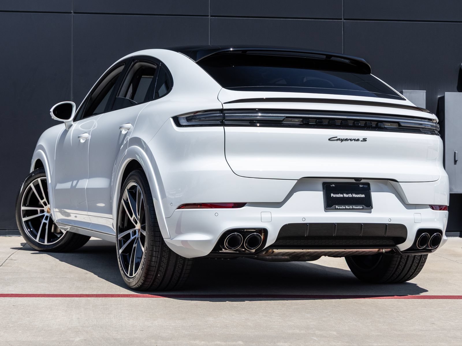 Certified 2026 Porsche Cayenne S AWD/4WD image 3