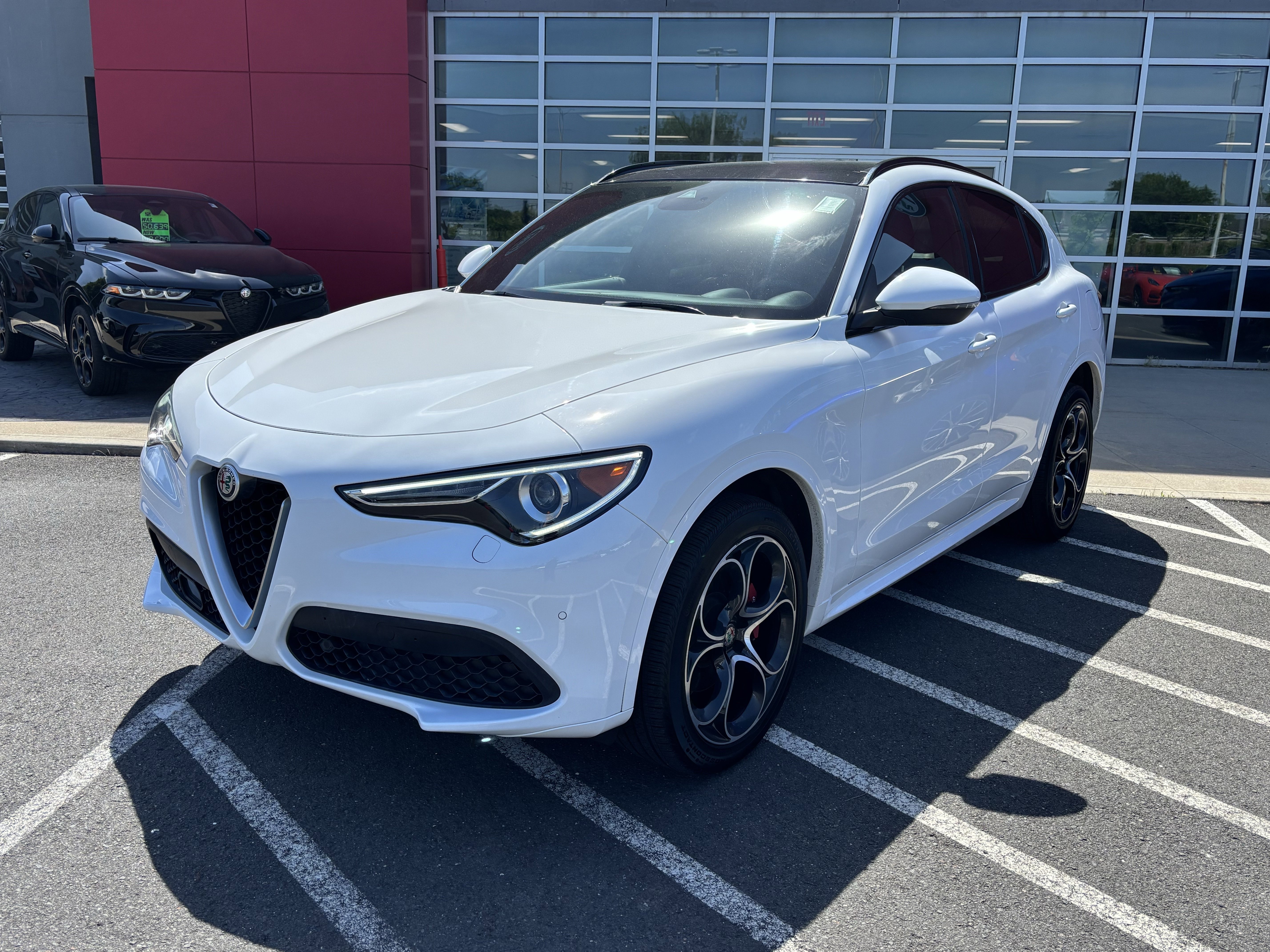 Used 2021 Alfa Romeo Stelvio Ti Sport AWD/4WD image 3