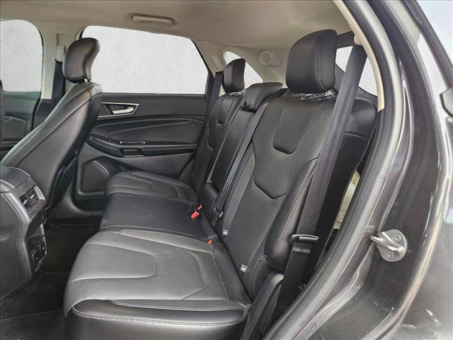 Used 2017 Ford Edge Titanium w/ Technology Package FWD image 15