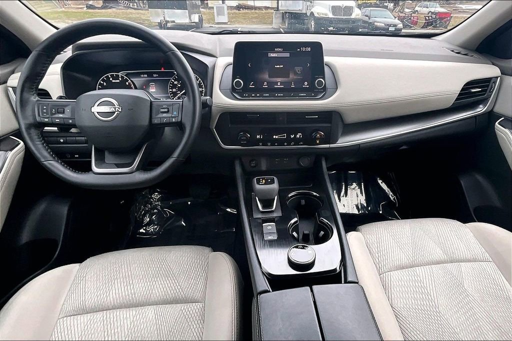 Used 2025 Nissan Rogue SV AWD/4WD image 16