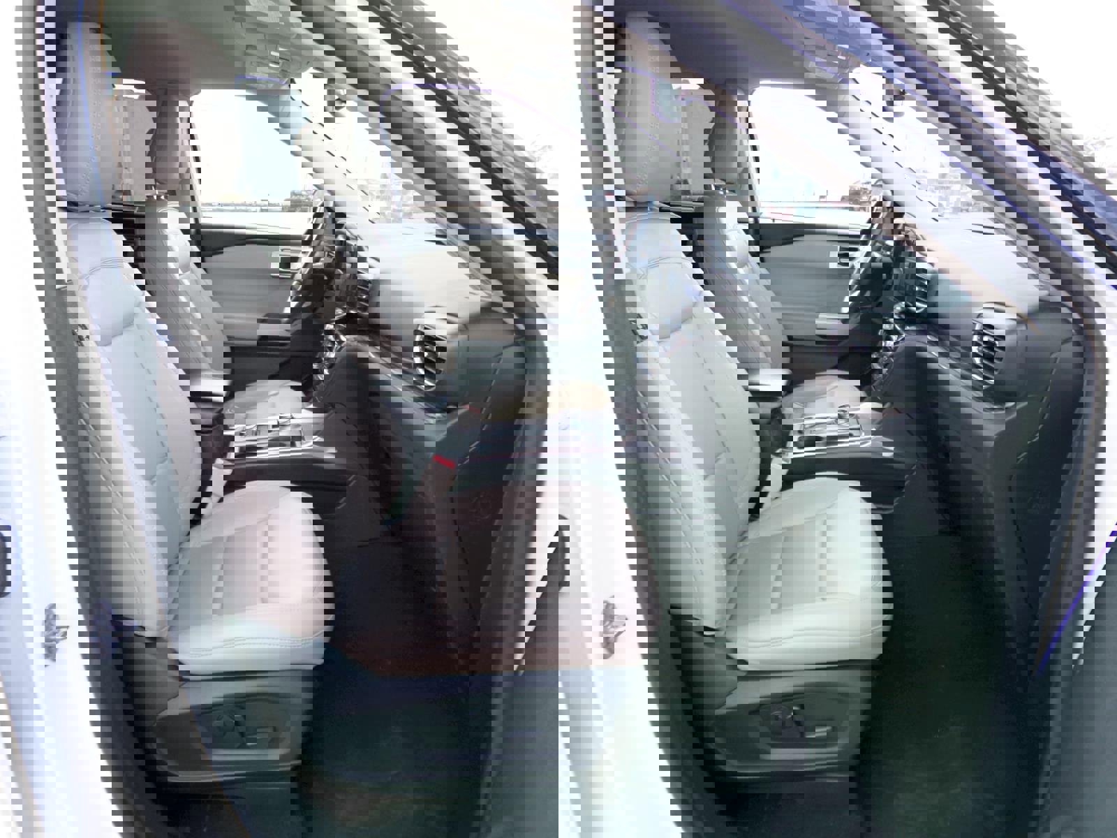 Used 2023 Ford Explorer Limited image 18