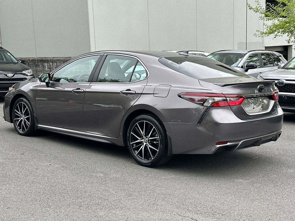 Used 2024 Toyota Camry SE w/ Cold Weather Package FWD image 3