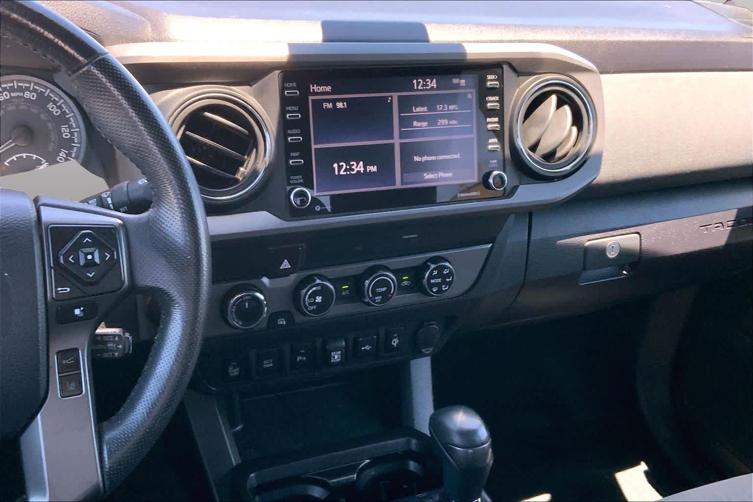 Used 2020 Toyota Tacoma TRD Sport w/ Technology Package AWD/4WD image 6