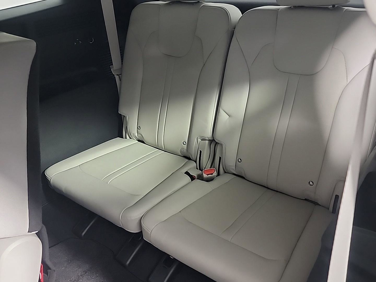 Used 2025 Kia Sorento S image 20