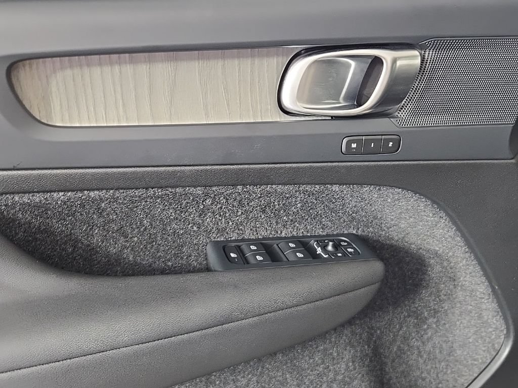Certified 2024 Volvo XC40 B5 Core AWD/4WD image 25