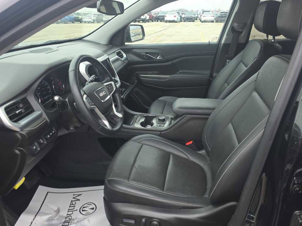 Used 2023 GMC Acadia SLT w/ Elevation Edition image 9