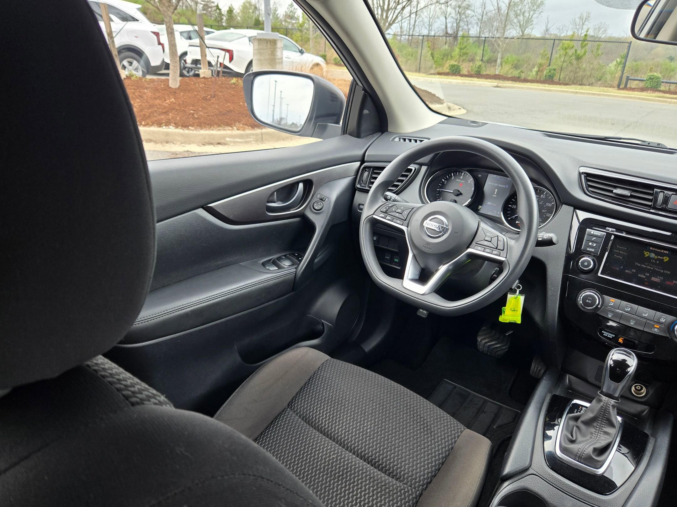 Used 2022 Nissan Rogue Sport S image 9